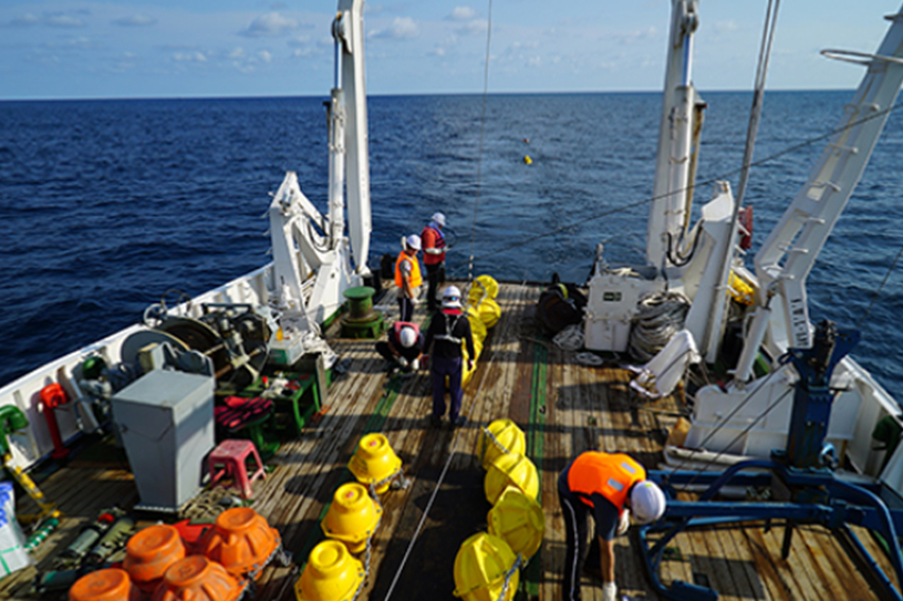 울릉도, 독도 심층해류조사 장면