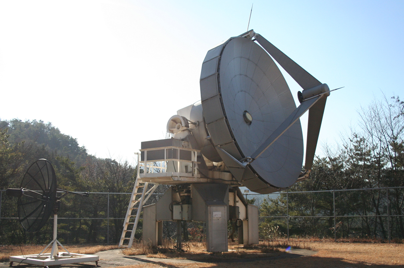 물리학을 거인의 어깨 삼아 그것을 딛고 광활한 우주를 바라봅니다