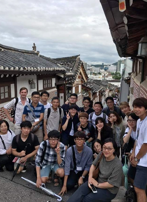 ‘사람이 어떻게 더불어 살 수 있는가’에 대한 상상력을 견지하는 것이 중요해요