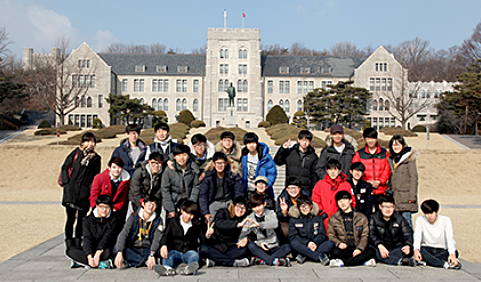 대학 탐방 프로그램을 통해 학습 동기 부여와 진학 목표를 안내하였습니다. 