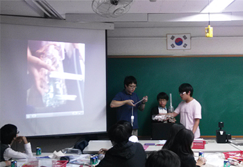 미러링(잘 보이지 않는 발표물을 아이패드로 실시간 영상중계)