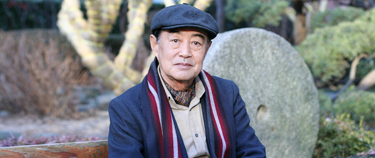  정희성 시인을 모르는 고등학생은 없을 것이다. 다만 정희성 시인을 시집이 아닌 문제집에서 만나게 되는 현실이 내심 편하지만은 않으신 듯하다.