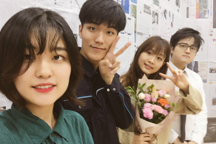 연극동아리에서 활동하며 견문을 넓혀 가고 있어요