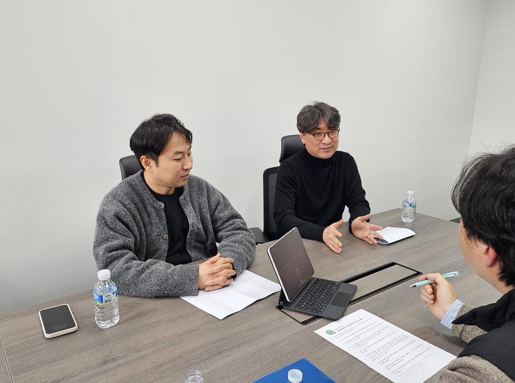 ▲ 질문에 답변하는 김태형 교수(좌)‧김광수 교수(우)